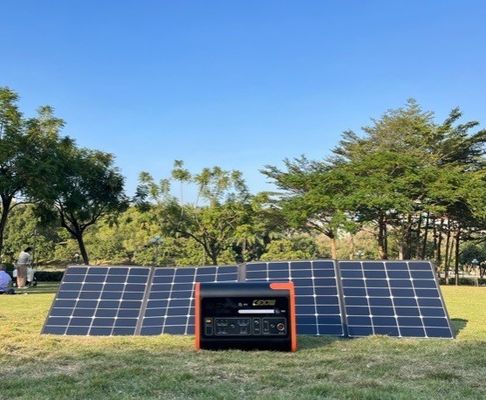 चार्जर मोनोक्रिस्टलीय सिलिकॉन सामग्री के लिए 100W 17.7V लचीला सौर पैनल की स्थिति