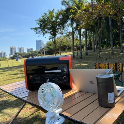 25kg LiFePO4 AC/DC सौर जनरेटर 2200W आउटडोर के लिए आपातकालीन ऊर्जा भंडारण शक्ति
