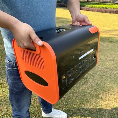 एबीएस पीसी एल्यूमीनियम मिश्र धातु खोल आपातकालीन बिजली स्टेशन 220V मोबाइल जनरेटर एसी आउटपुट