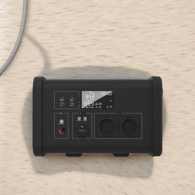 बाहरी यात्राओं और आपातकालीन बिजली आपूर्ति के लिए 700W स्टैंडबाय लिथियम बैटरी पावर स्टेशन