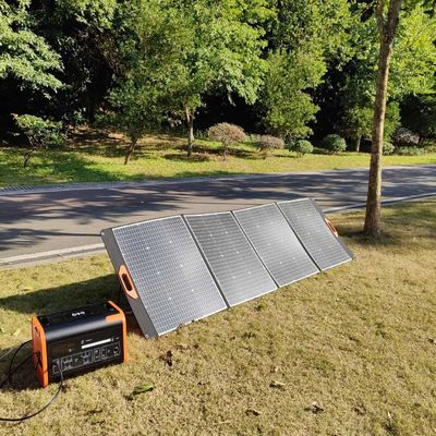 300W फोल्डेबल कैम्पिंग सोलर पैनल मोनोक्रिस्टलीय सेल लघु घर प्रणाली