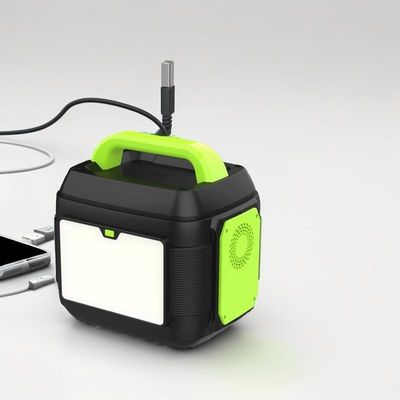 सौर पैनल और एलईडी लाइट के साथ शिविर के लिए 220V 600W 300W 2200W मोबाइल पावर स्टेशन
