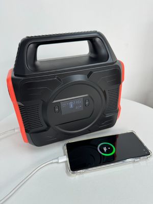 अनुकूलन योग्य 300W लिथियम आयन बैटरी बैकअप एमपीपीटी प्रौद्योगिकी के साथ पोर्टेबल सौर जनरेटर