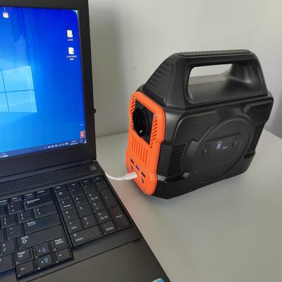 अनुकूलन योग्य रंग के साथ पृथक 300W/288wh MPPT बहु-कार्यात्मक सौर जनरेटर