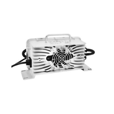 वाटरप्रूफ IP67 800W LiFePO4 चार्जर स्मार्ट डीसी फास्ट चार्जर फोर्कलिफ्ट / गोल्फ कार्ट के लिए