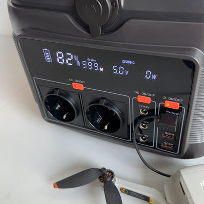 यात्रा पोर्टेबल पावर स्टेशन 600W लिथियम ऊर्जा भंडारण बिजली की आपूर्ति 6kg सिनोसाइडल वेव