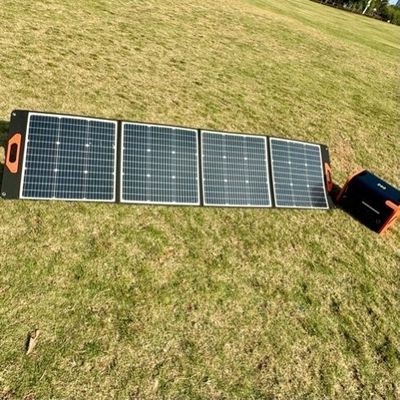 2200W सौर जनरेटर एसी/डीसी/पीवी चार्जिंग और बड़ी क्षमता के लिए पोर्टेबल पावर स्टेशन