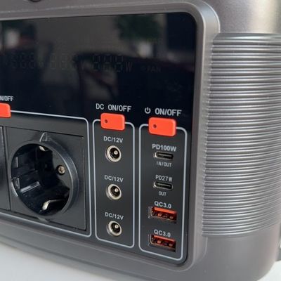 पोर्टेबल पावर स्टेशन 600W 150W 200W 300W जनरेटर शिविर और घर के लिए सौर पैनल