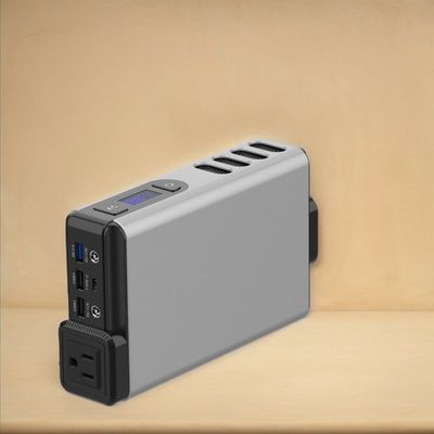 दोहरी यूएसबी आउटपुट और टाइप सी चार्जिंग के साथ 32000mAh बड़ी क्षमता वाला मोबाइल पावर स्टेशन