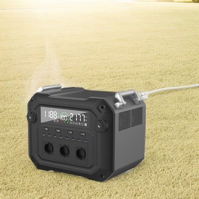 घरेलू पोर्टेबल पावर स्टेशन के लिए 1200W चार्जिंग 2500W हाई पावर सोलर जनरेटर