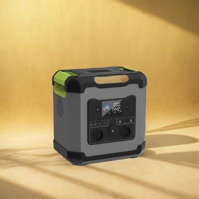 आपातकालीन एलईडी लाइट उच्च शक्ति 2000W यूएवी चार्जिंग के लिए पोर्टेबल ऊर्जा भंडारण स्टेशन