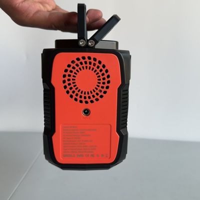 QC3.0 आउटपुट और प्रकार C इनपुट/आउटपुट के साथ हल्के 200W लिथियम बैटरी जनरेटर