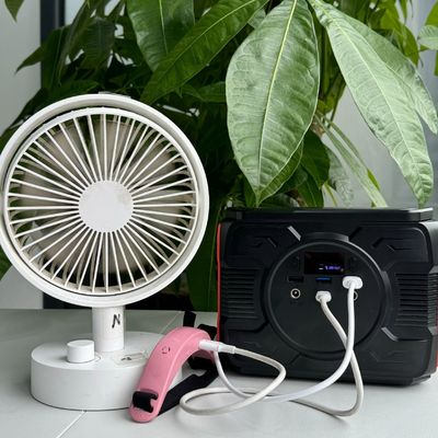 वायरलेस और आउटडोर सौर चार्जिंग के लिए 200W लिथियम बैटरी पोर्टेबल पावर स्टेशन