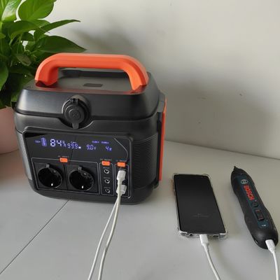 S6 600W मोबाइल पावर सोलर पावर स्टेशन लिथियम बैटरी और साइन वेव आउटपुट के साथ