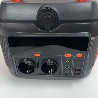 सुरक्षा कार्य के साथ पोर्टेबल 600W लिथियम बैटरी होम आउटडोर कैंपिंग जनरेटर