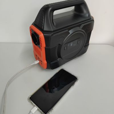 S3 आउटडोर कैंपिंग के लिए 300W बहुक्रियाशील पोर्टेबल पावर स्टेशन अनुकूलन योग्य रंग