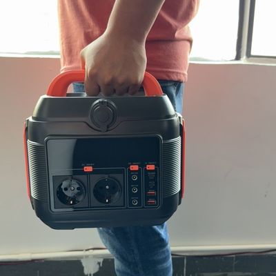 प्रकार-सी यूएसबी डीसी एसी आउटपुट मोबाइल पावर स्टेशन के साथ 600W पोर्टेबल सोलर जनरेटर एमपीपीटी है