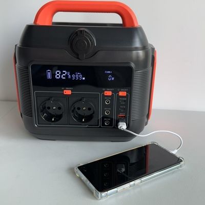 आपातकालीन ऊर्जा की मांग 600W लिथियम बैटरी और 11W एलईडी प्रकाश व्यवस्था के साथ होम पावर सेंटर