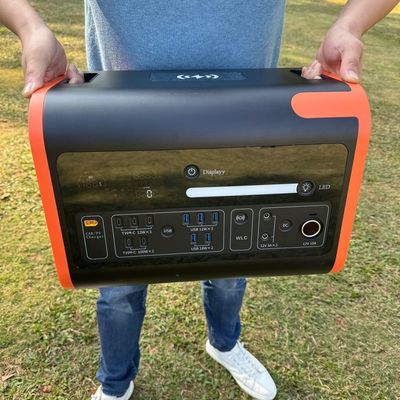 220V±5% AC आउटपुट 2200W पोर्टेबल पावर सप्लाई होम आपातकालीन और कैंपिंग के लिए आपका बैकअप