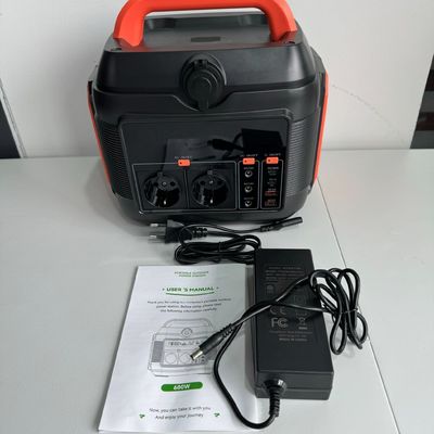 11W एलईडी लाइटिंग 220V/110V एसी आउटपुट 600W पोर्टेबल पावर स्टेशन के लिए लिथियम बैटरी