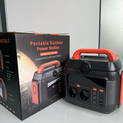 11W एलईडी लाइटिंग 220V/110V एसी आउटपुट 600W पोर्टेबल पावर स्टेशन के लिए लिथियम बैटरी