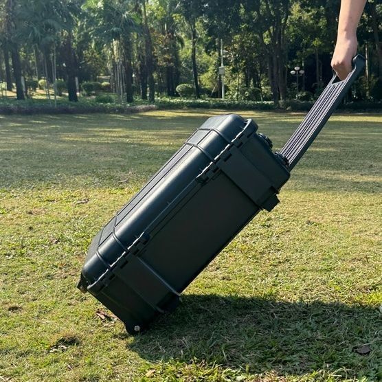 पोर्टेबल लिथियम बैटरी 5000W आपातकालीन बिजली स्टेशन LT50 15A अधिकतम आउटपुट करंट के साथ