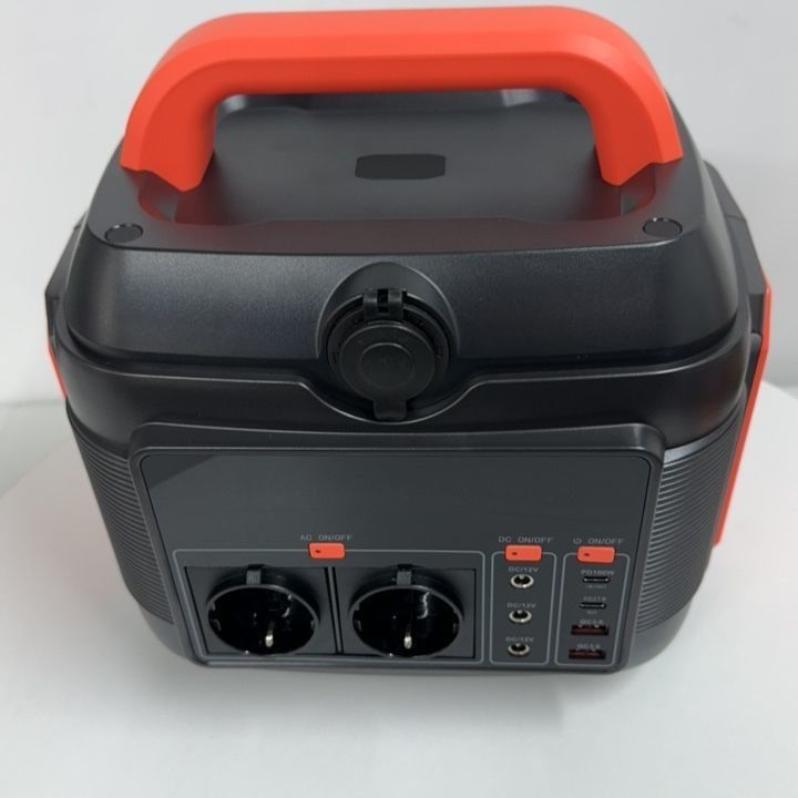 600W कैम्पिंग RV पोर्टेबल सोलर जनरेटर 220V आउटपुट और Un38.3/MSDS प्रमाणीकरण के साथ