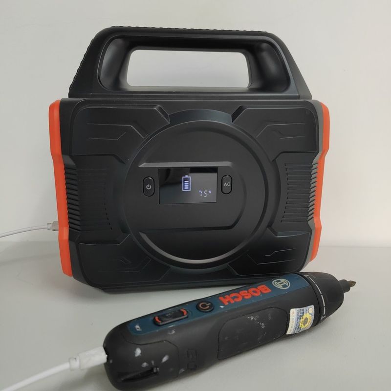 सभी संगत 110/220V 300W आउटडोर मोबाइल पावर पोर्टेबल पावर स्टेशन सौर जनरेटर